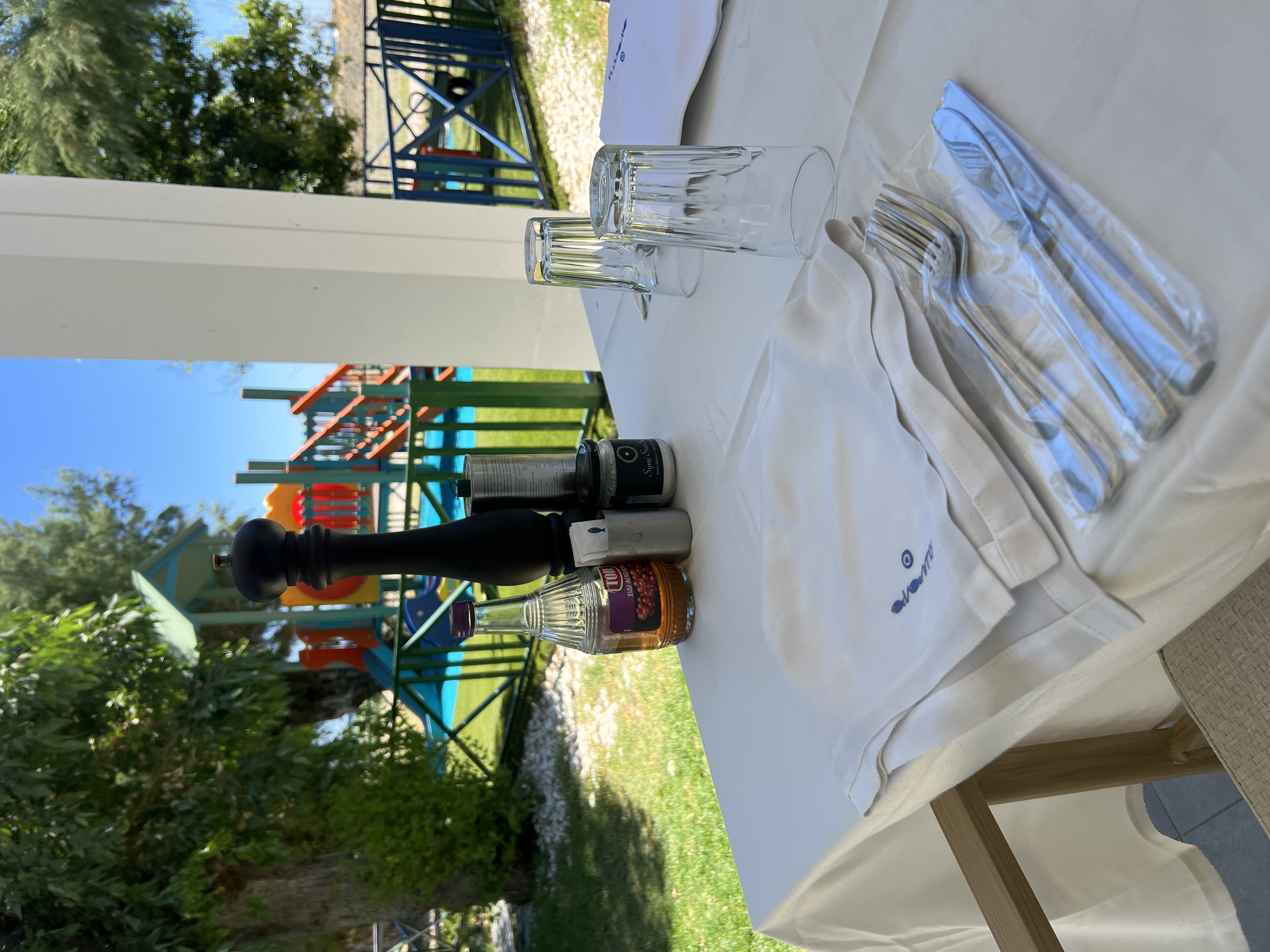 Avantis outdoor setting