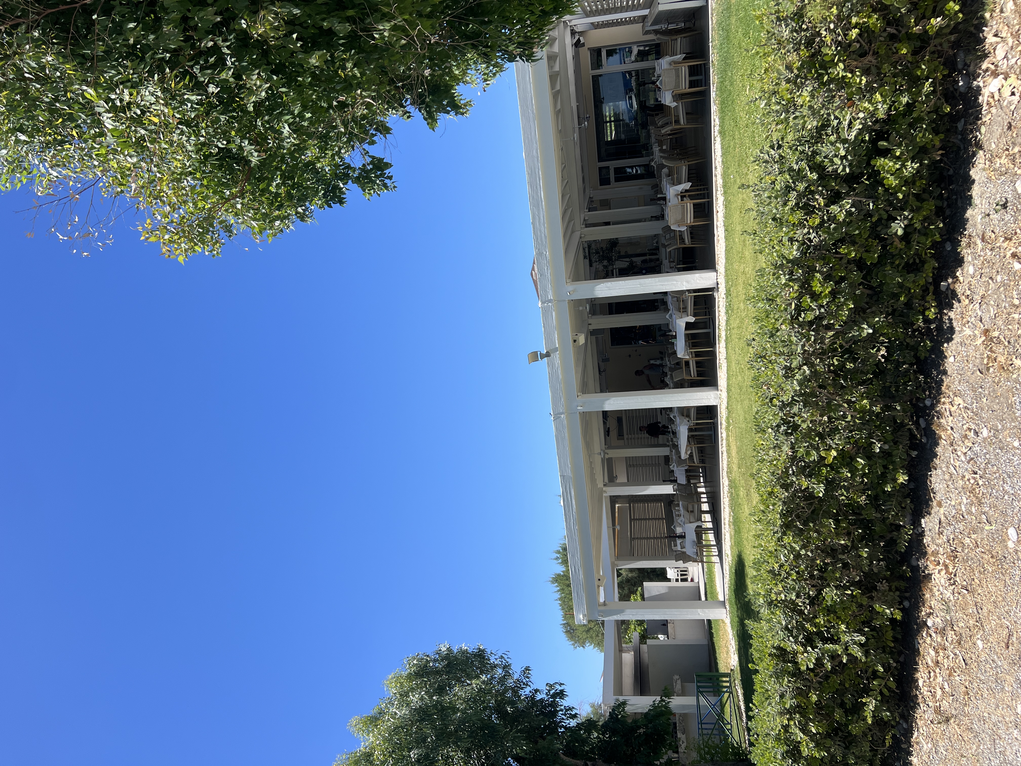 Avantis exterior